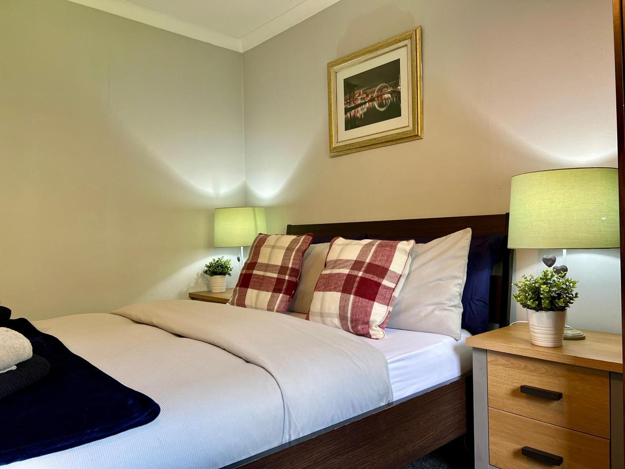 Spacious 2 Bed-Flat In Glasgow City - Free Parking Exterior foto